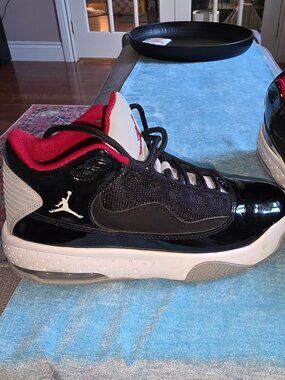 Boys youth jordans